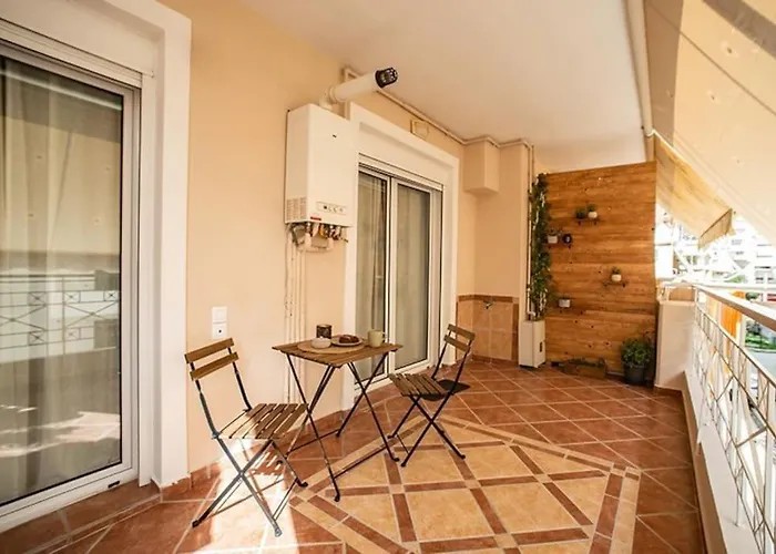 στη Your Apartment Larissa